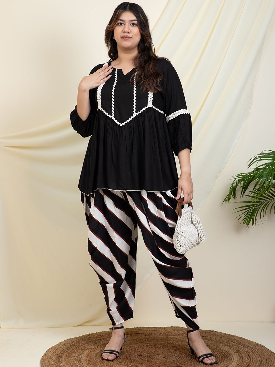 

DEEBACO Plus Size Notch Neck Top With Striped Harem, Black