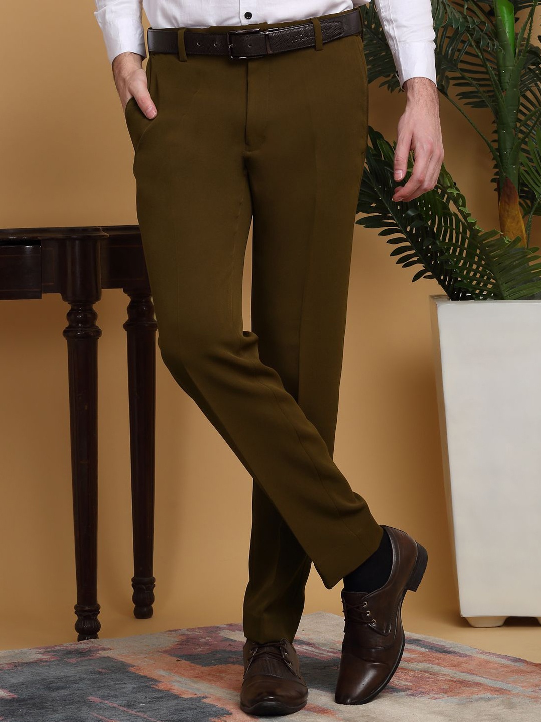 

KLOTTHE Men Solid Slim Fit Formal Trouser, Brown