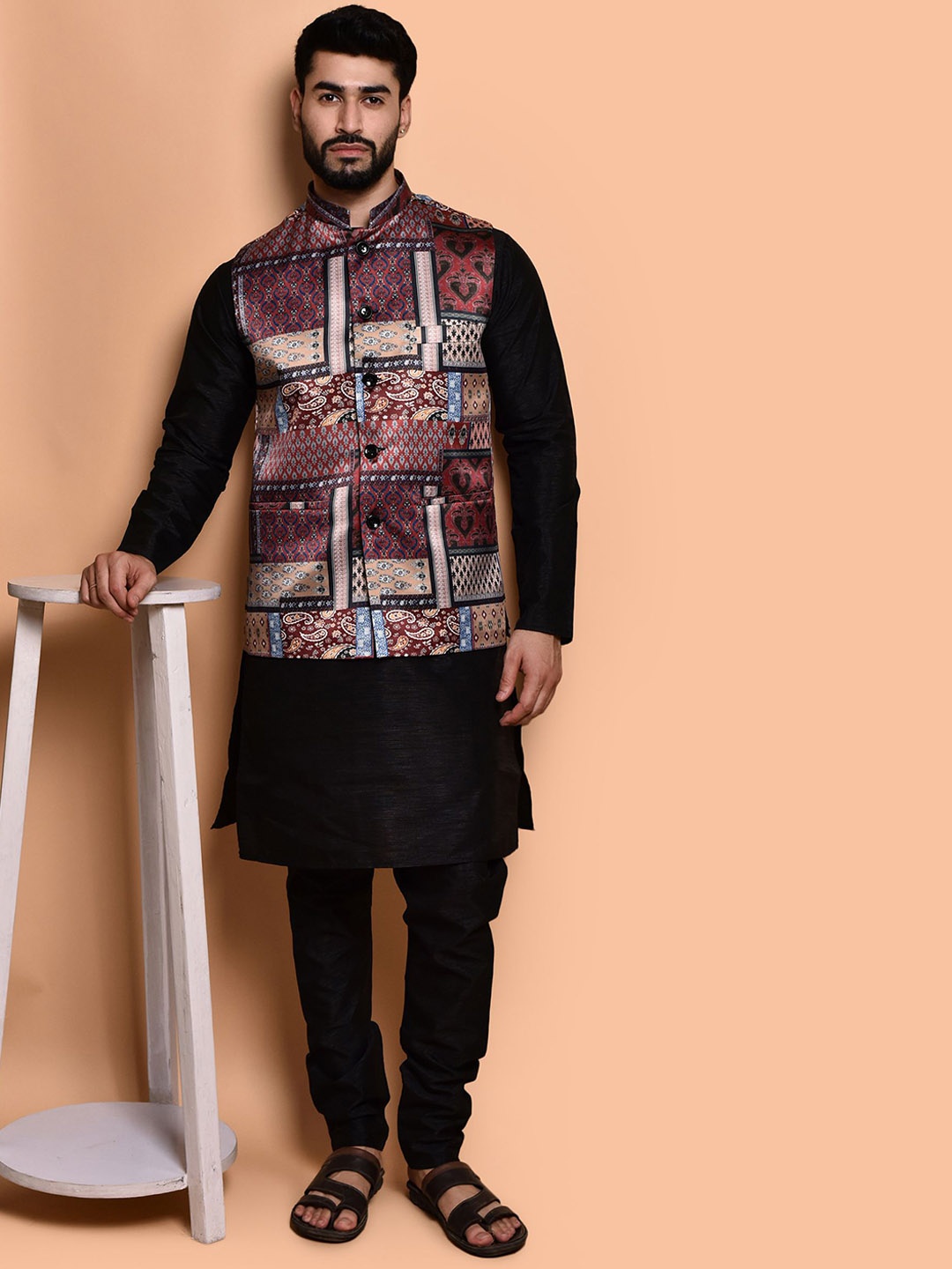 

PRINTCULTR Men Regular Pure Silk Kurta with Trousers, Black