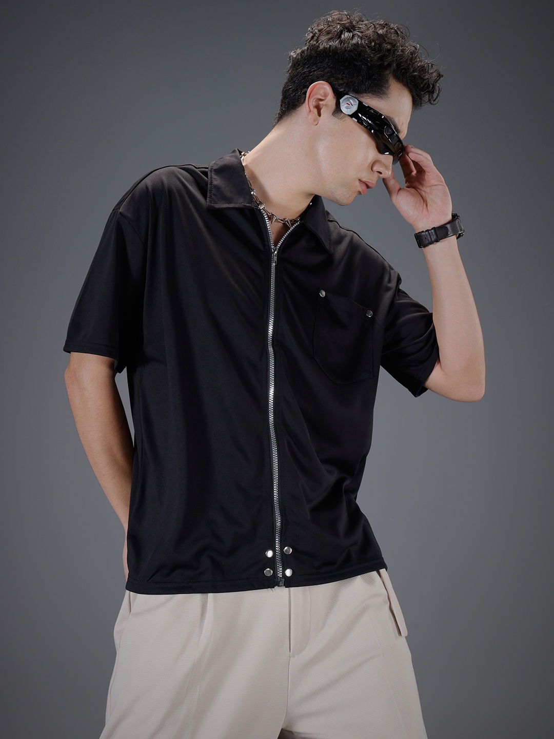 

SOKO STREET Spread Collar Drop-Shoulder Sleeves Relaxed Fit Casual Shirt, Black