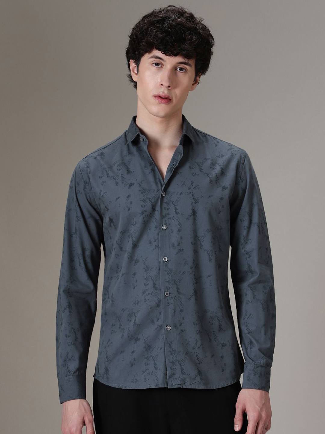 

Banana Club Men Classic Slim Fit Opaque Printed Casual Shirt, Grey
