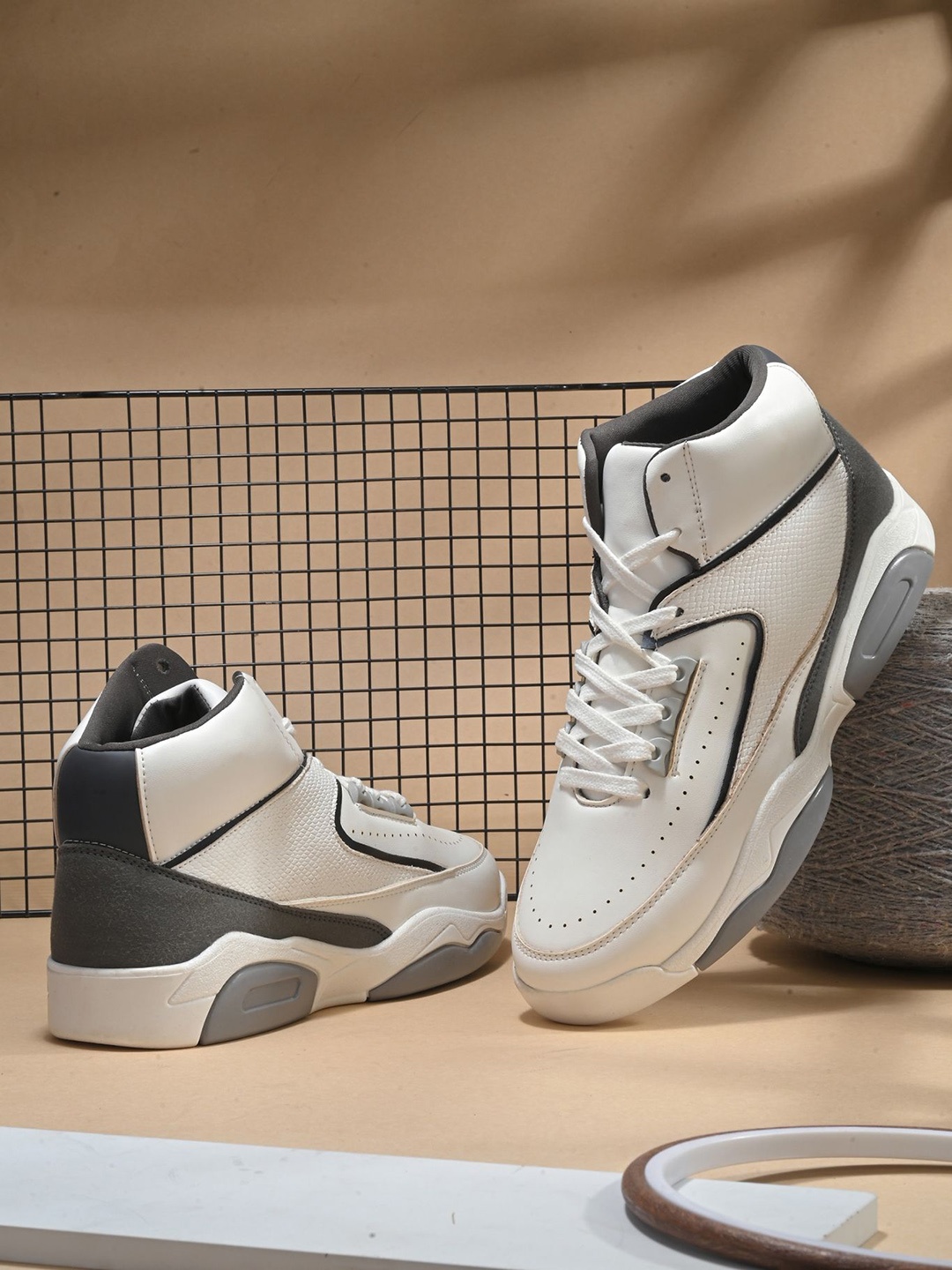 

Mast & Harbour Men Sneakers, White