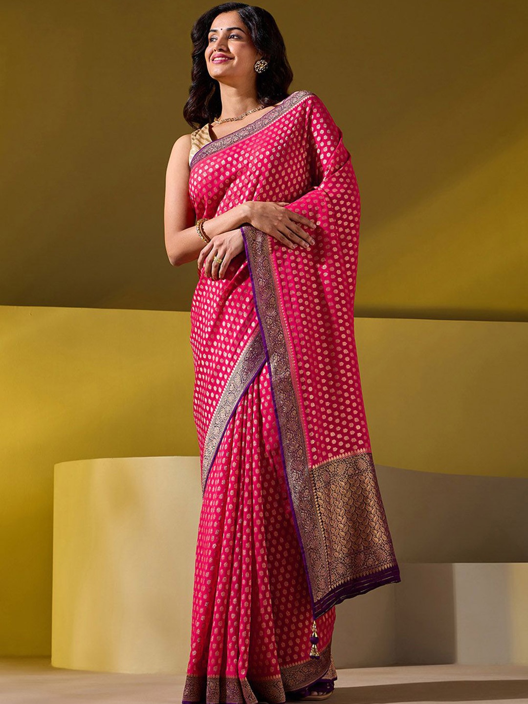 

Taneira Woven Design Zari Saree, Red