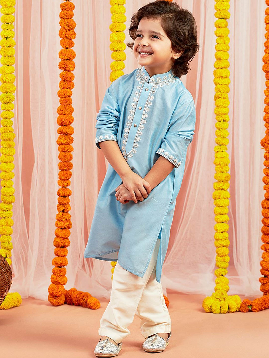 

VASTRAMAY Boys Floral Yoke Design Regular Thread Work Kurta With Pyjama, Blue