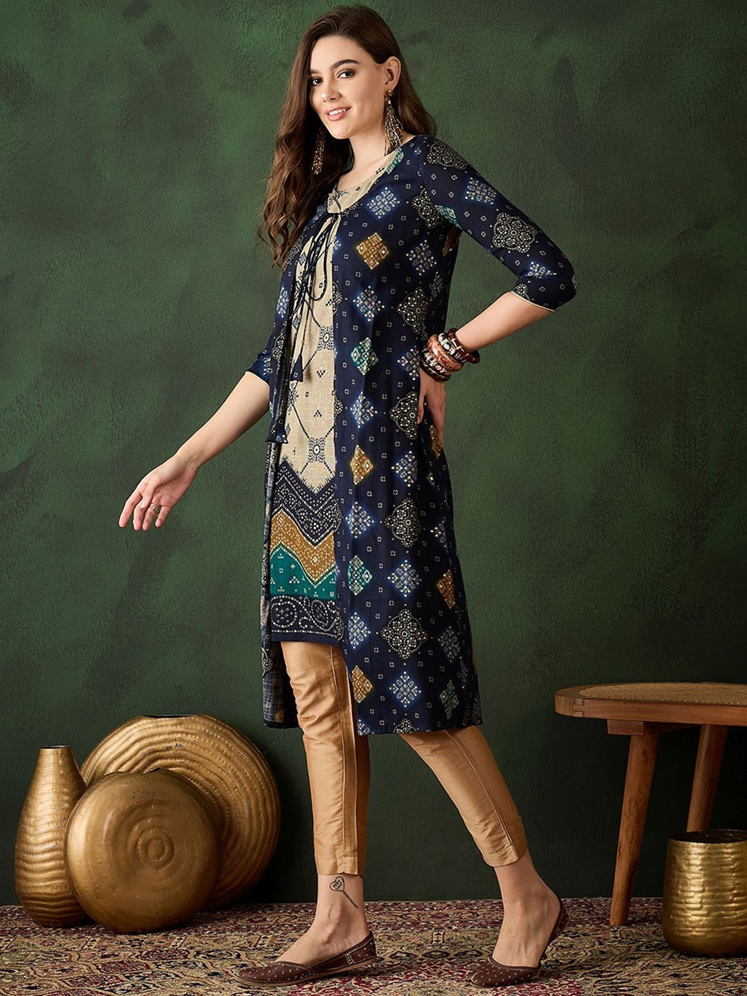 

Sangria Printed A-Line Kurta With Shrug, Navy blue