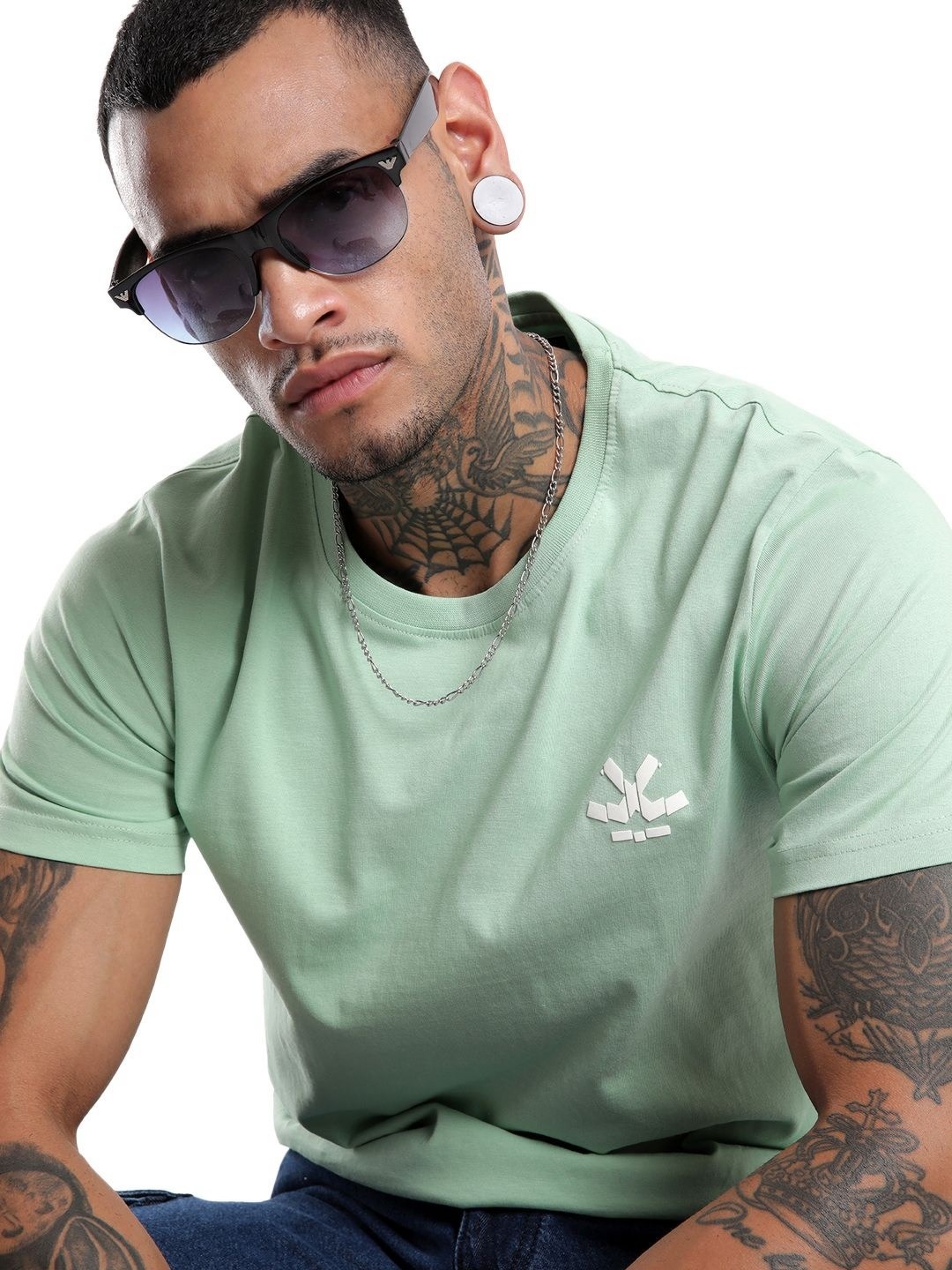 

WROGN Men Graphic Printed Round Neck Pure Cotton Slim Fit T-shirt, Green
