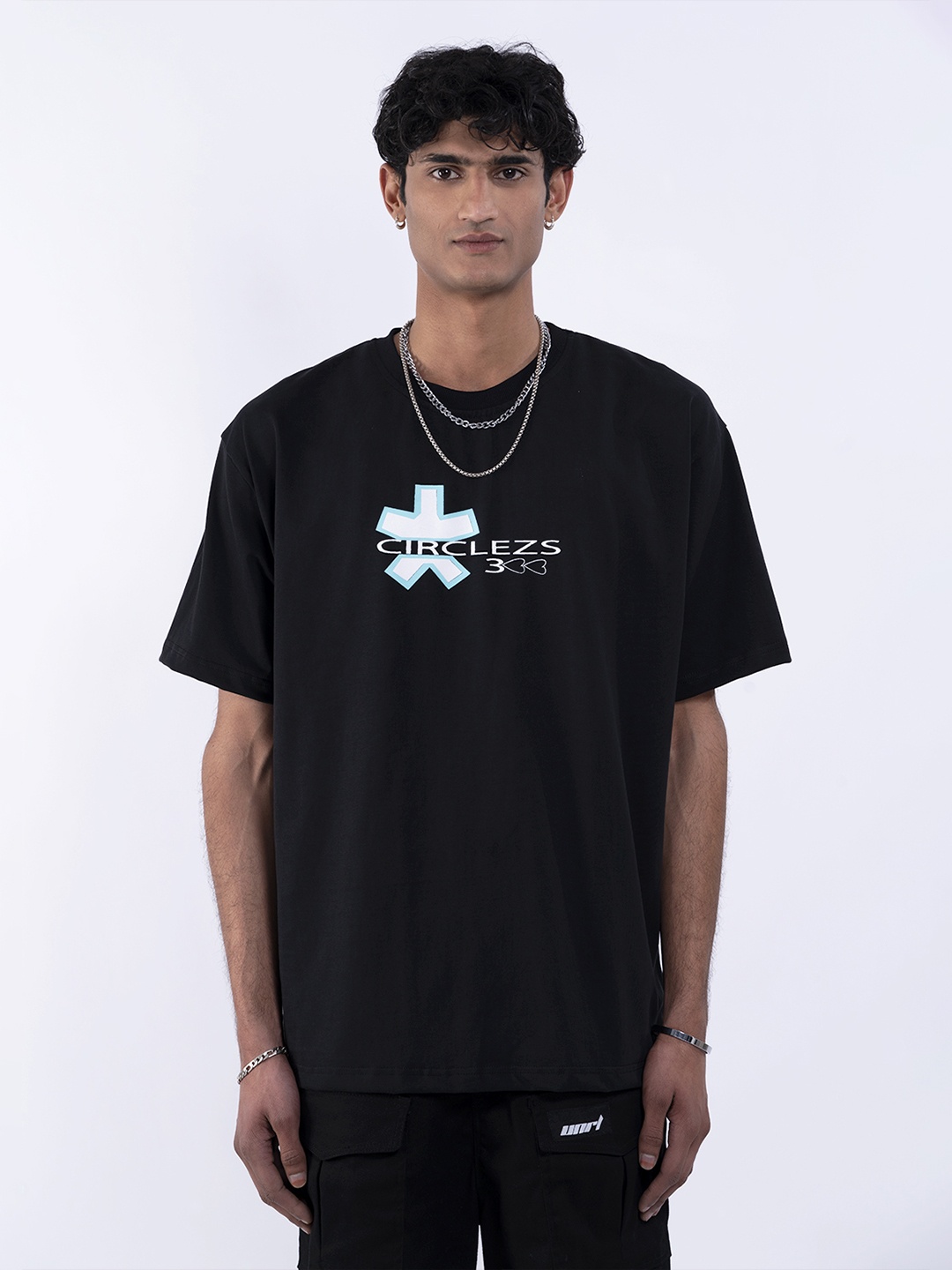 

UNRL Men Printed Relaxed Fit Pure Cotton T-shirt, Black