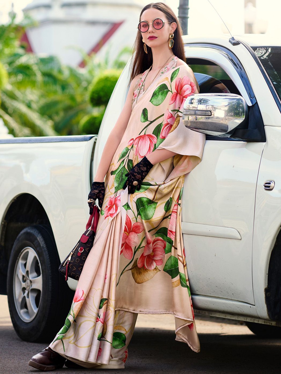 

Anouk Floral Poly Crepe Saree, Beige