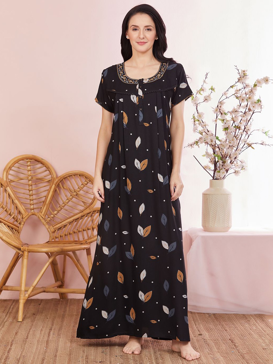 

Sand Dune Nightdress, Black