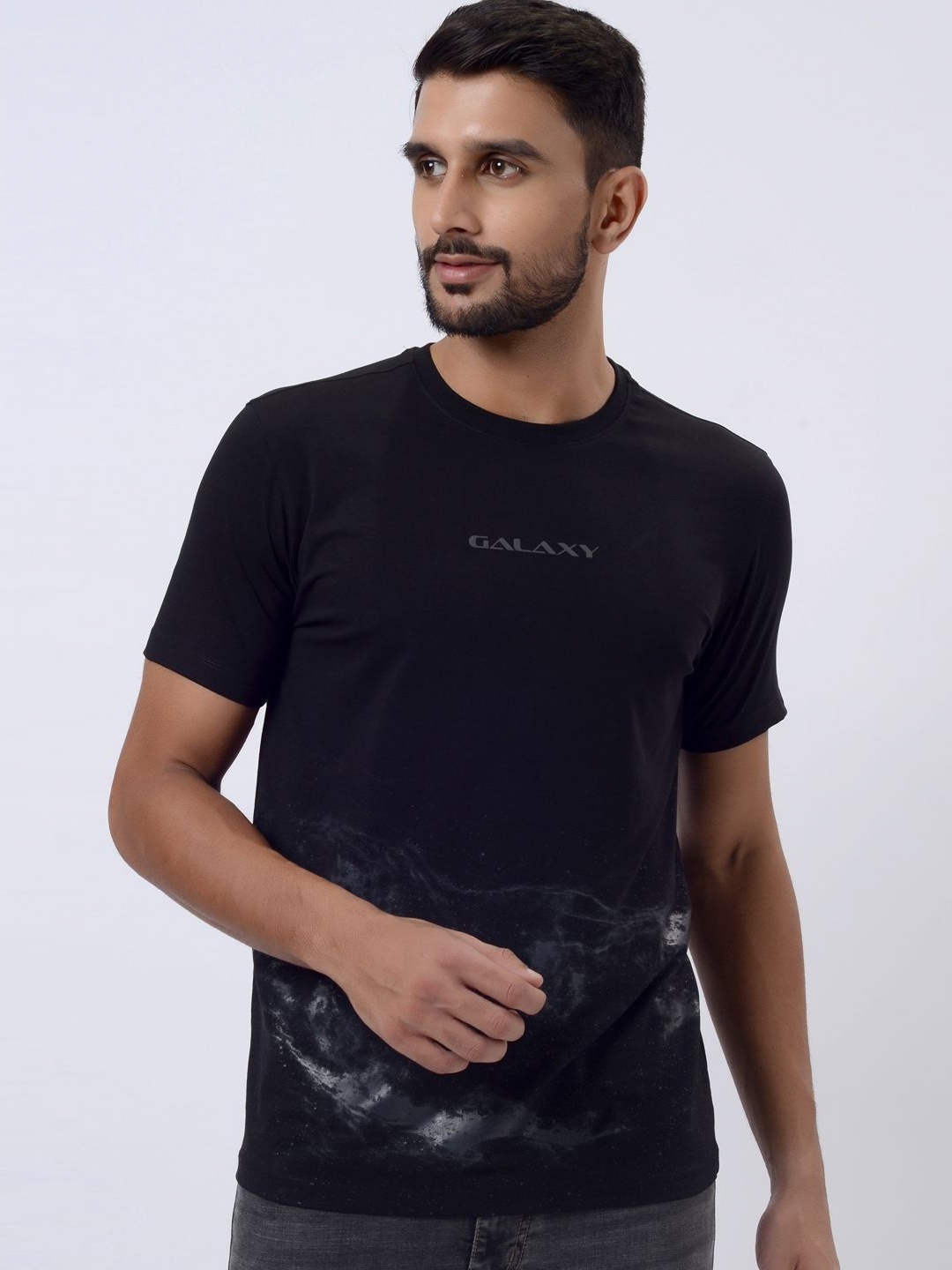 

JADE BLUE Men Printed Slim Fit Pure Cotton T-shirt, Black