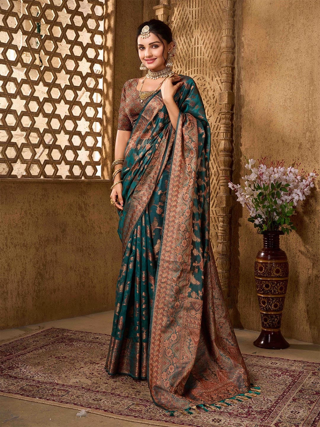

Mitera Woven Design Zari Organza Banarasi Saree, Green