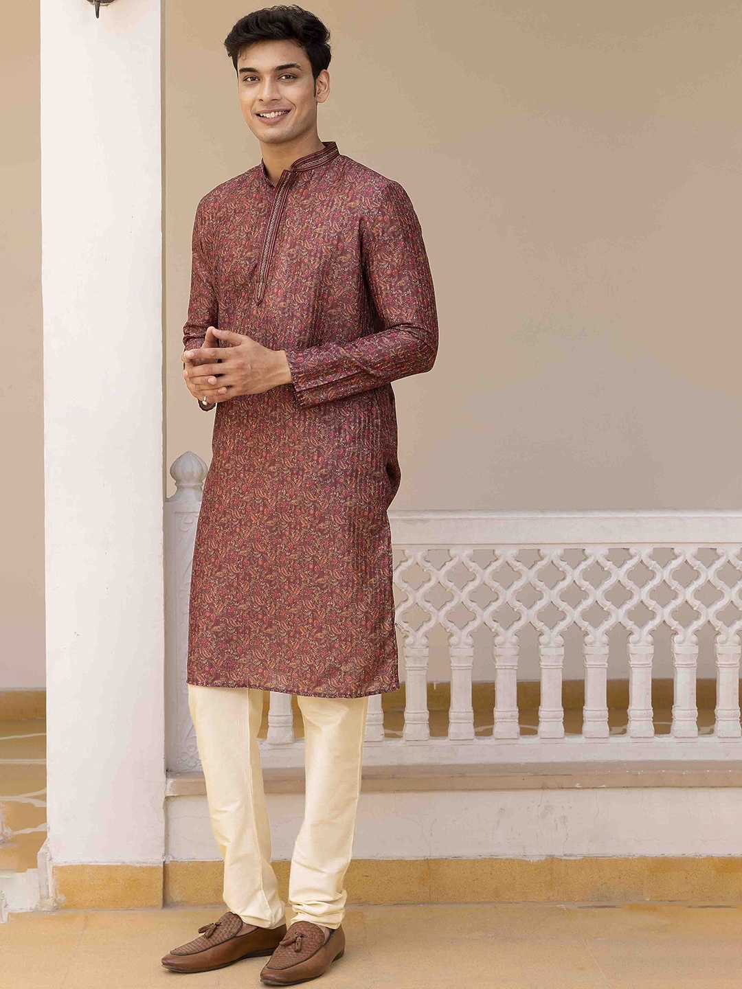 

Ethnic India Paisley Woven Design Mandarin Collar Straight Kurta, Maroon
