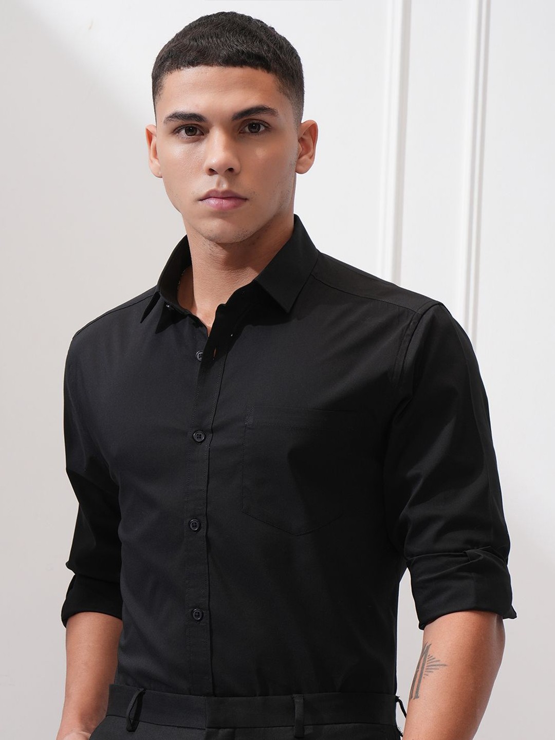 

Highlander Men Solid Formal Slim Fit shirt, Black
