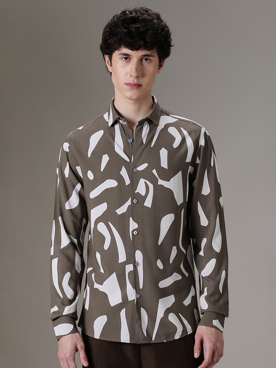 

Banana Club Men Classic Slim Fit Opaque Printed Casual Shirt, Olive