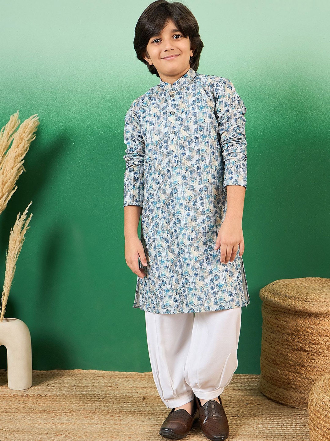 

Sangria Boys Zari Embroidered With Printed Cotton Kurta With Patiala, Blue
