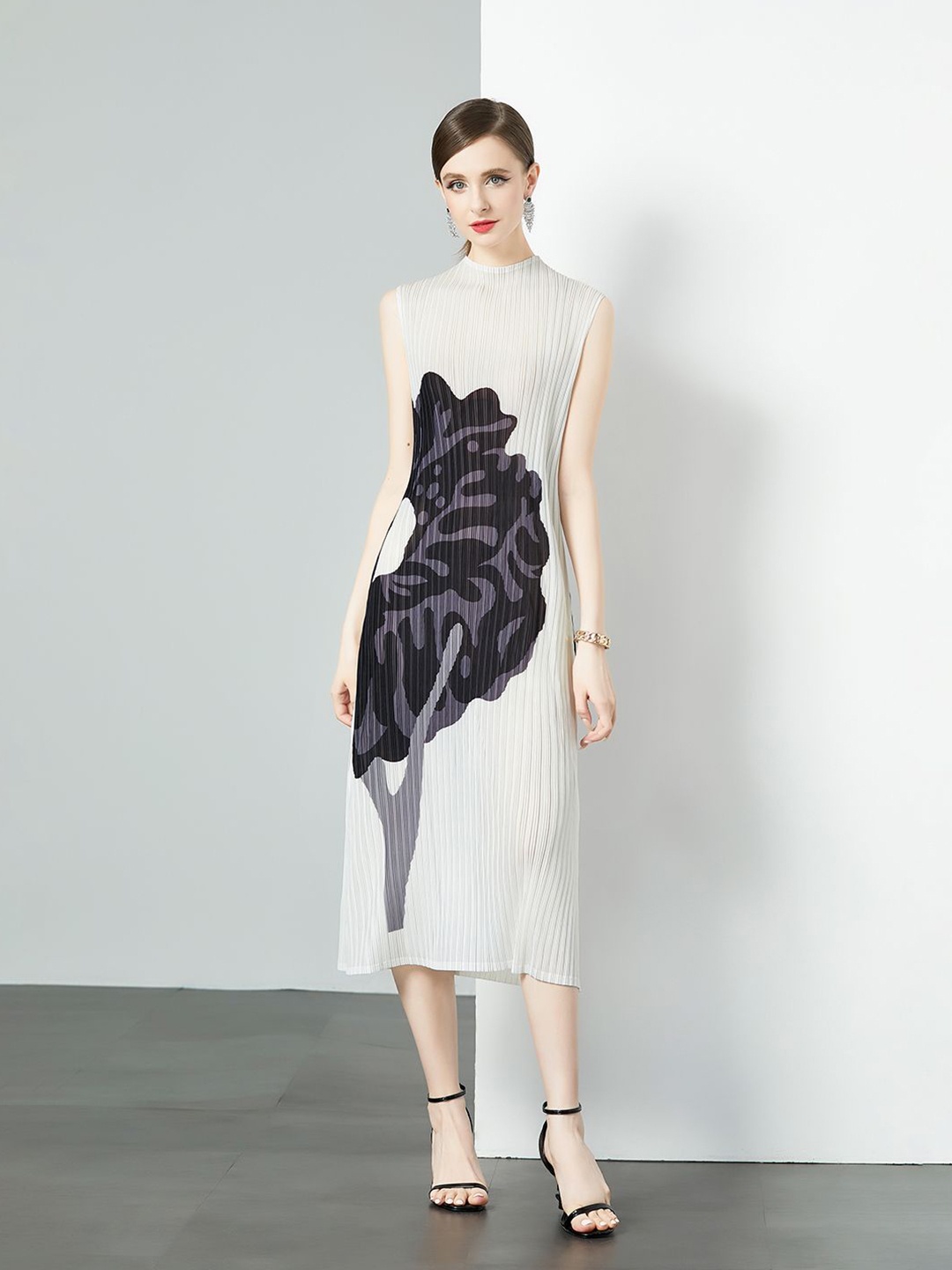 

JC Collection Women Self Design Sheath Knee Length Dress, Black
