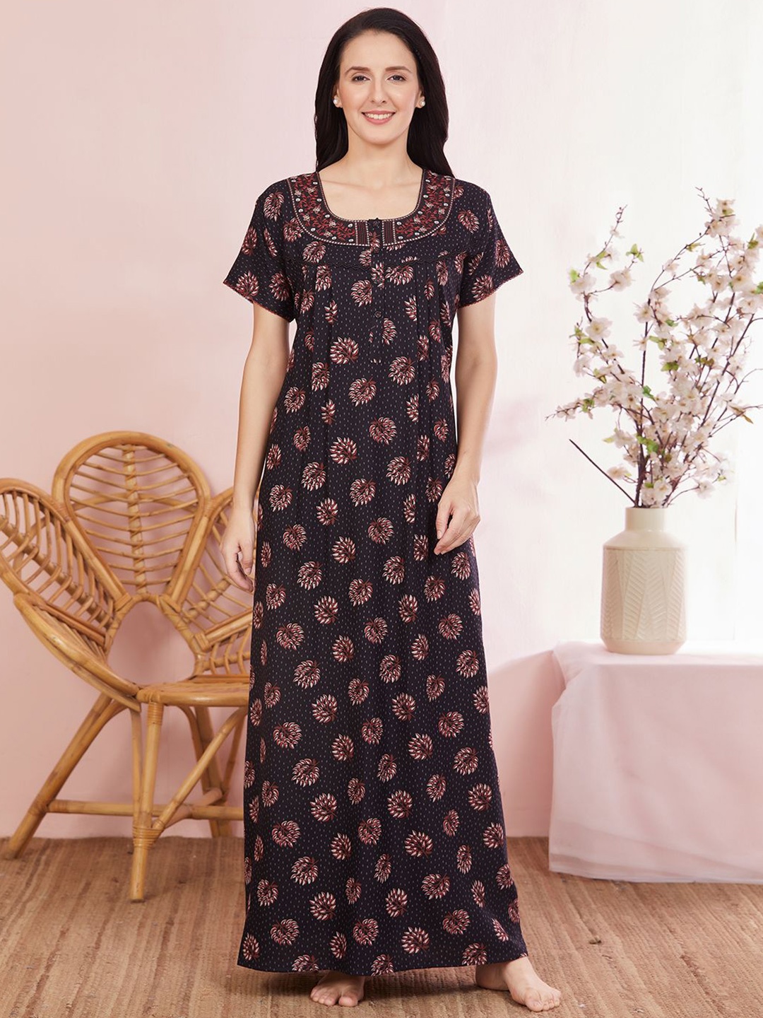 

Sand Dune Printed Maxi Nightdress, Black