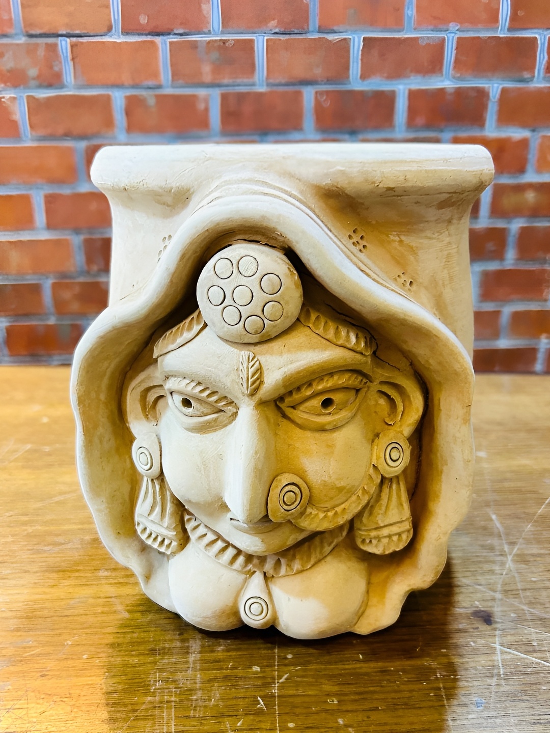 

Swadeh Regal Rani Clay Planter, Brown