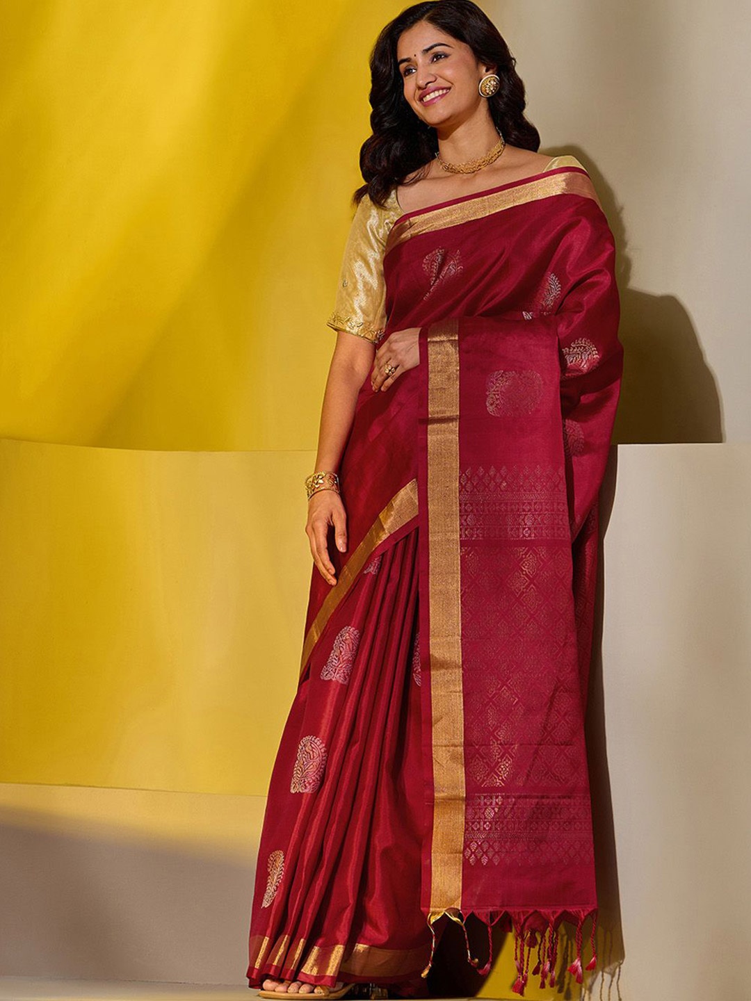 

Taneira Woven Design Zari Pure Silk Saree, Red
