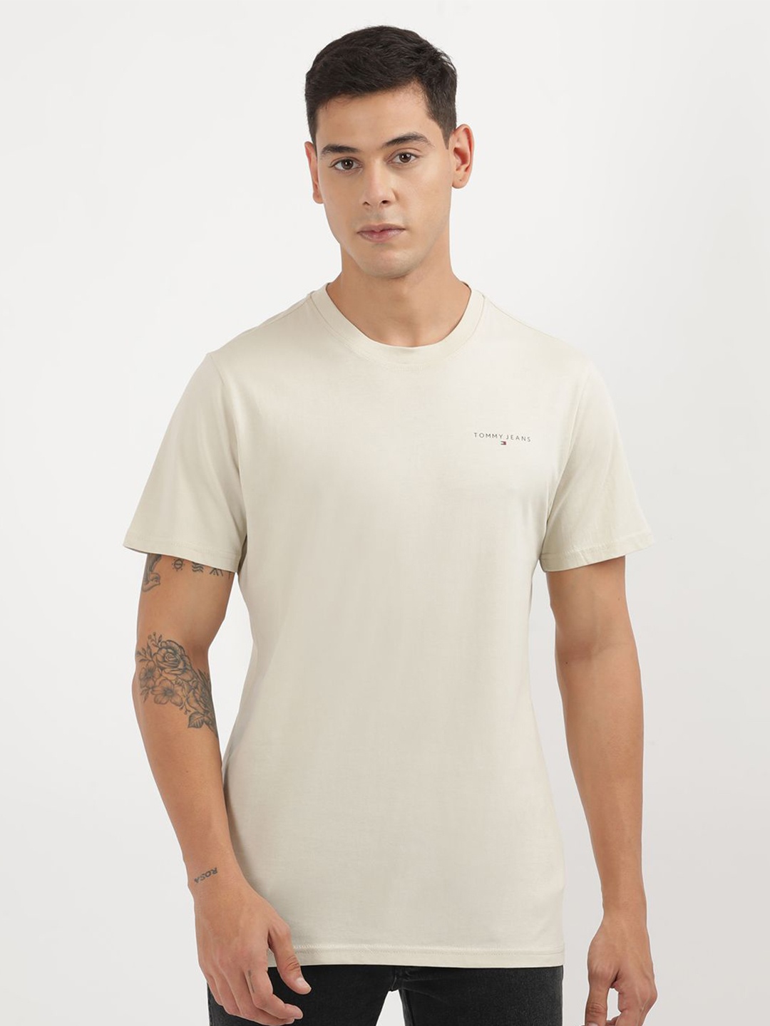 

Tommy Hilfiger Solid Men Pockets Slim Fit T-shirt, Beige