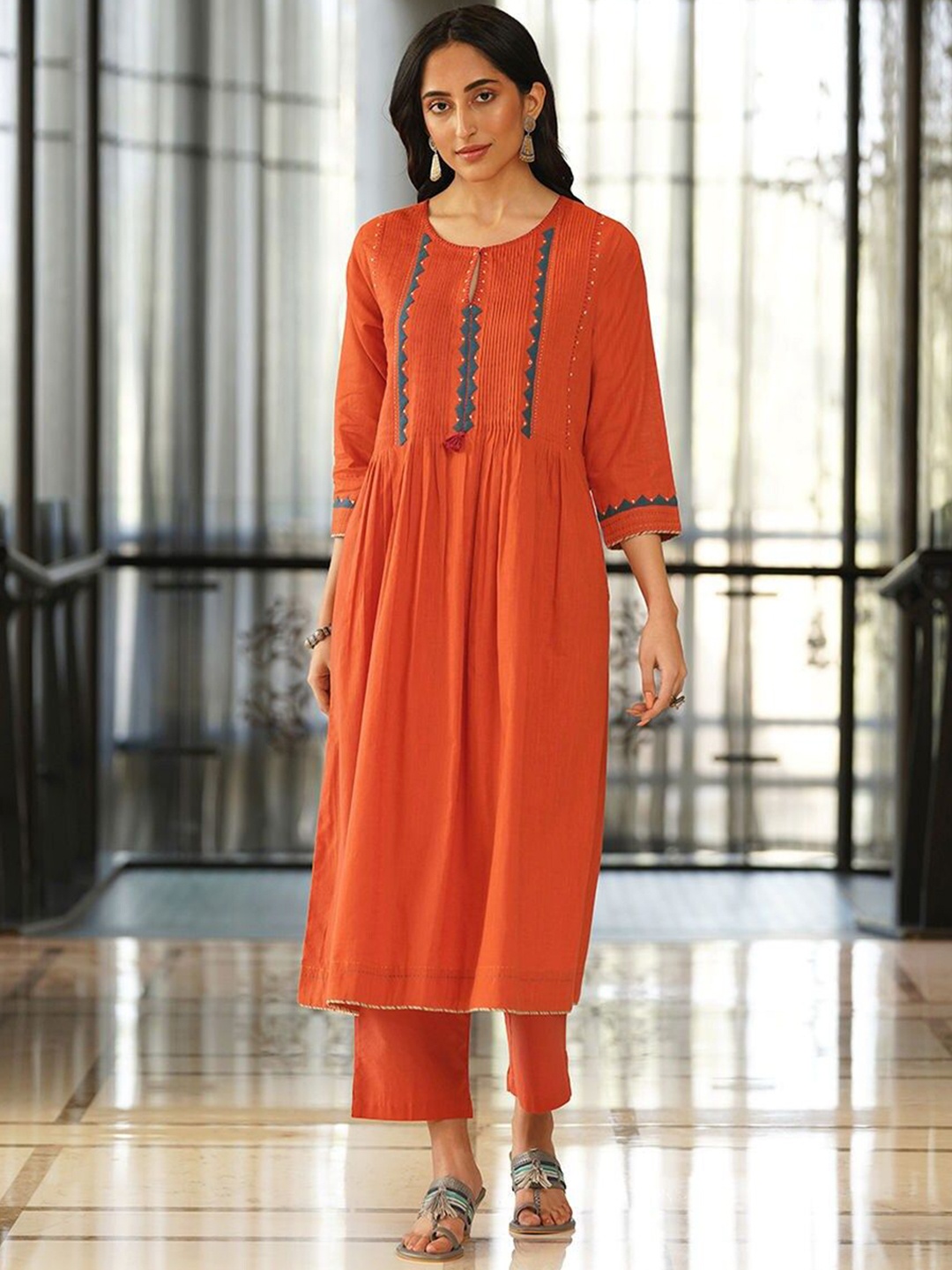 

JAYPORE Geometric Embroidered Round Neck Thread Work Pure Cotton A-Line Kurta, Red