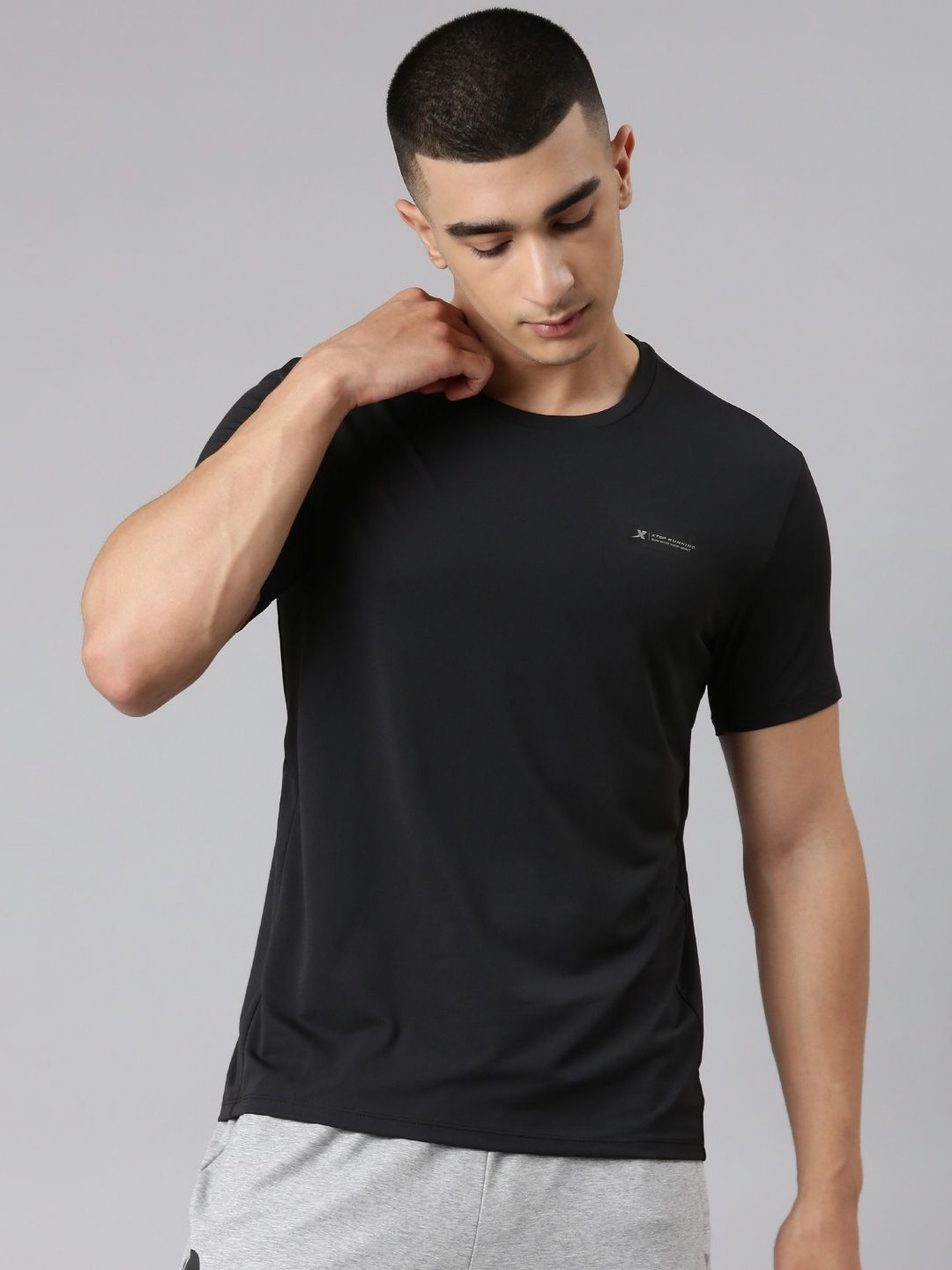 

Xtep Men Coolmax Solid Round Neck T-shirt, Black