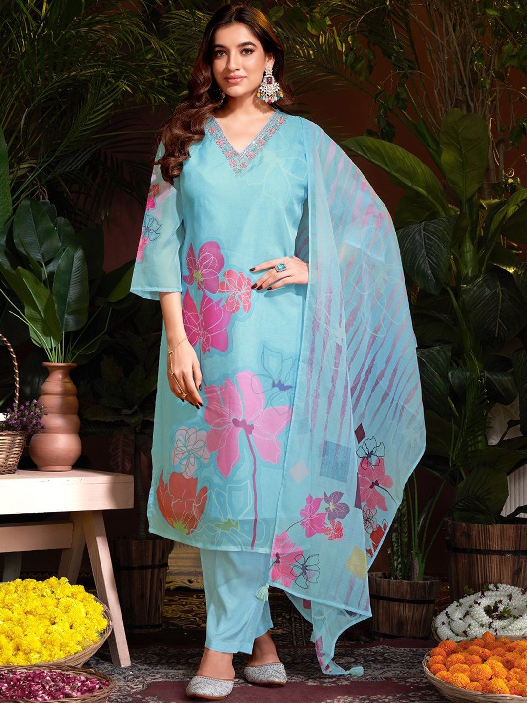 

JIVORA Floral Printed Sequinned Straight Kurta With Pyjamas & Dupatta, Turquoise blue