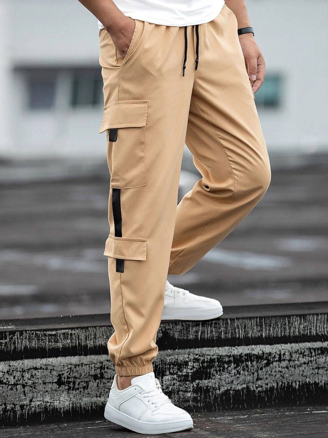 

StyleCast x Revolte Men Flat Front Mid-Rise Cargo Trousers, Khaki