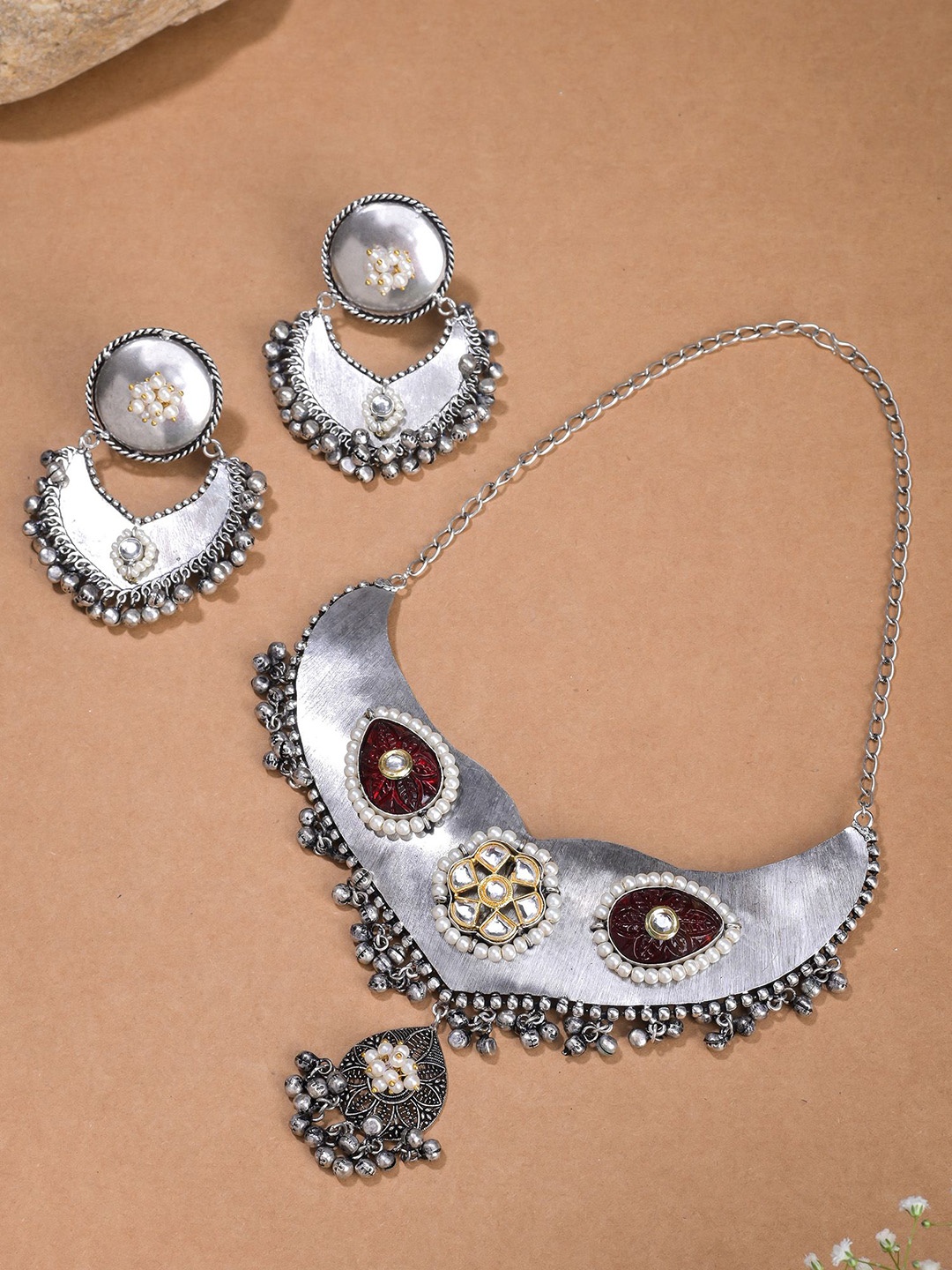 

Designbox Kundan Studded Jewellery Set, Silver