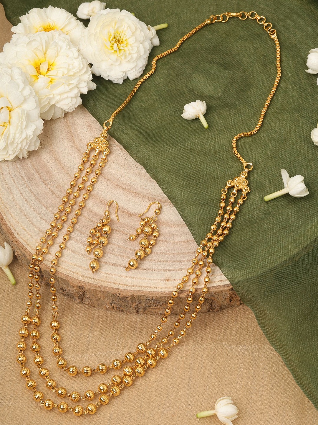 

Mirraw Gold-Plated Layered Necklace And Earrings