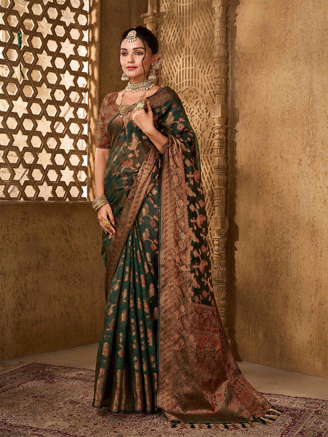 

Mitera Woven Design Zari Organza Banarasi Saree, Green