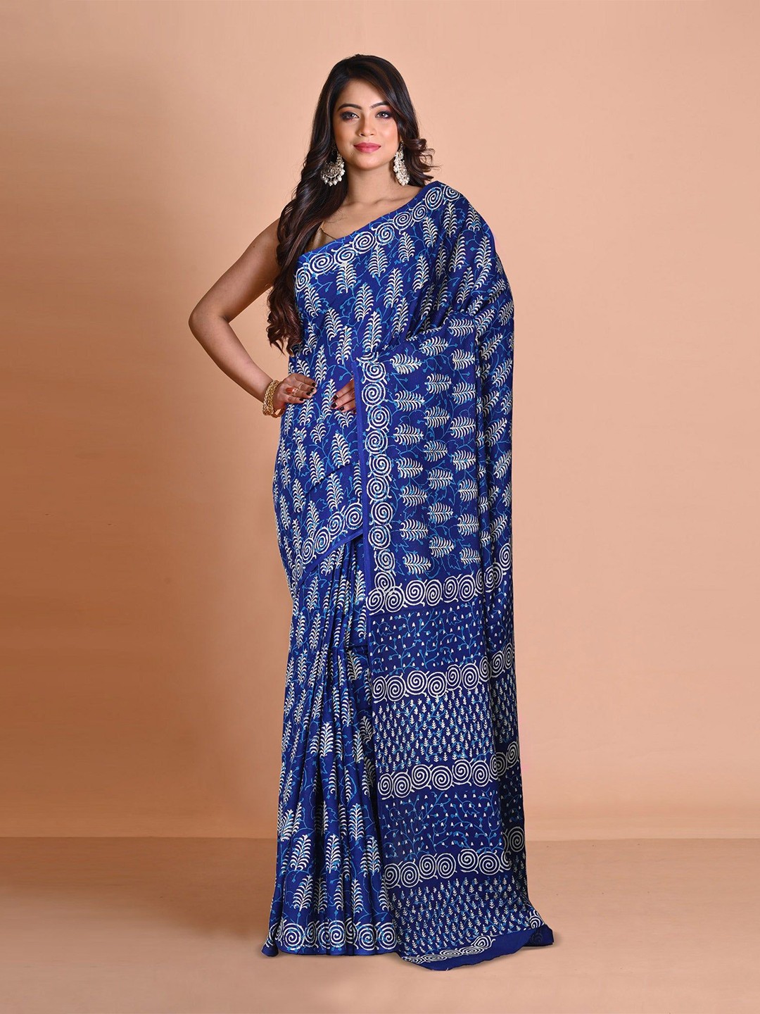 

Unnati Silks Ethnic Motifs Pure Cotton Handloom Block Print Saree, Navy blue