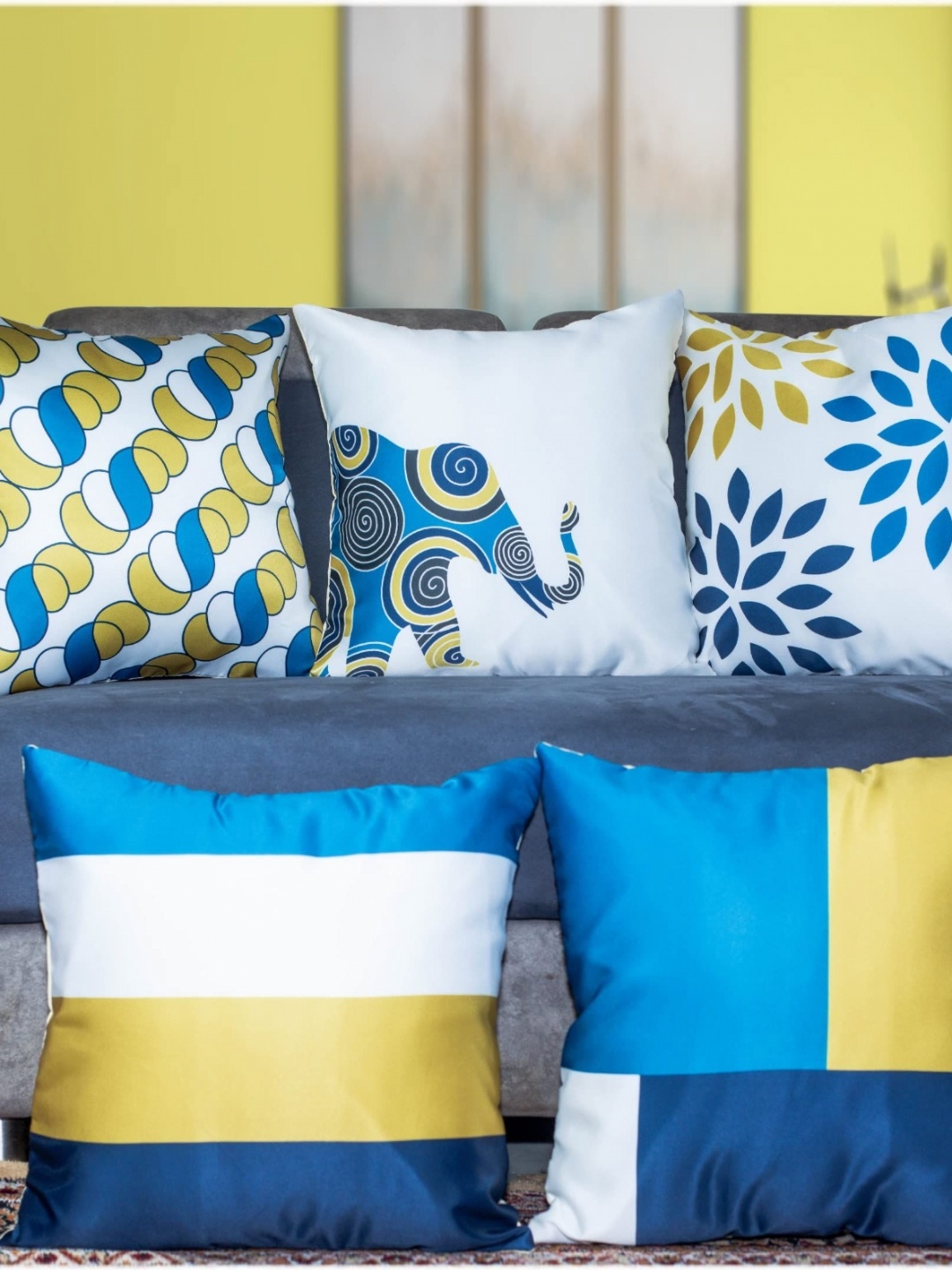

Vendola Blue & White 5 Pieces Ethnic Motifs Printed Square Cushion Covers
