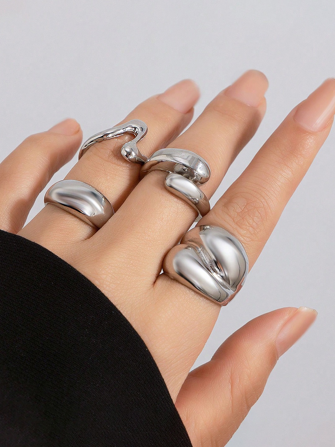 

Jewels Galaxy Set Of 4 Silver Plated Adjustable Finger Rings