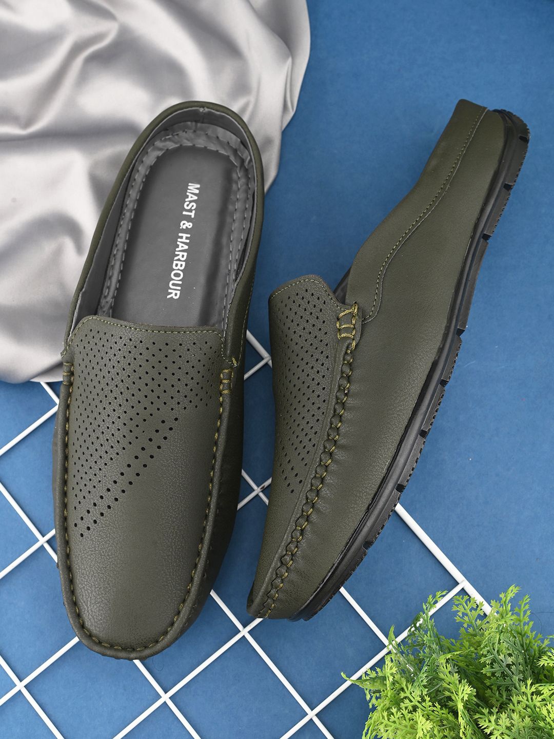

Mast & Harbour Men PU Mules, Olive
