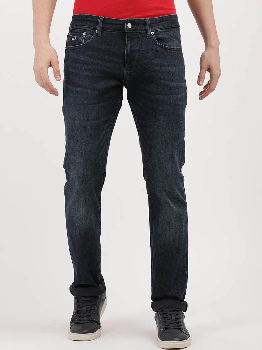 

Tommy Hilfiger Men Slim Fit Light Fade Cotton Jeans, Blue