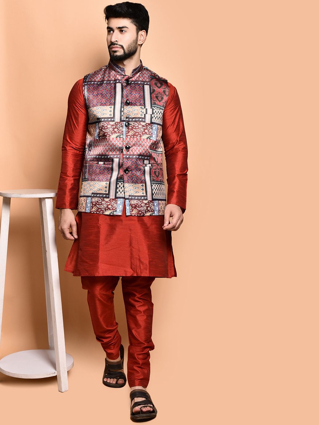 

PRINTCULTR Men Regular Pure Silk Kurta with Trousers, Red