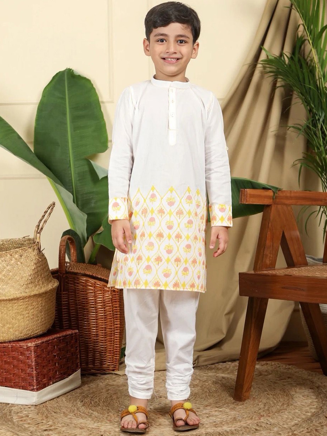 

Miko Lolo Boys Floral Printed Mandarin Collar Straight Kurta, White
