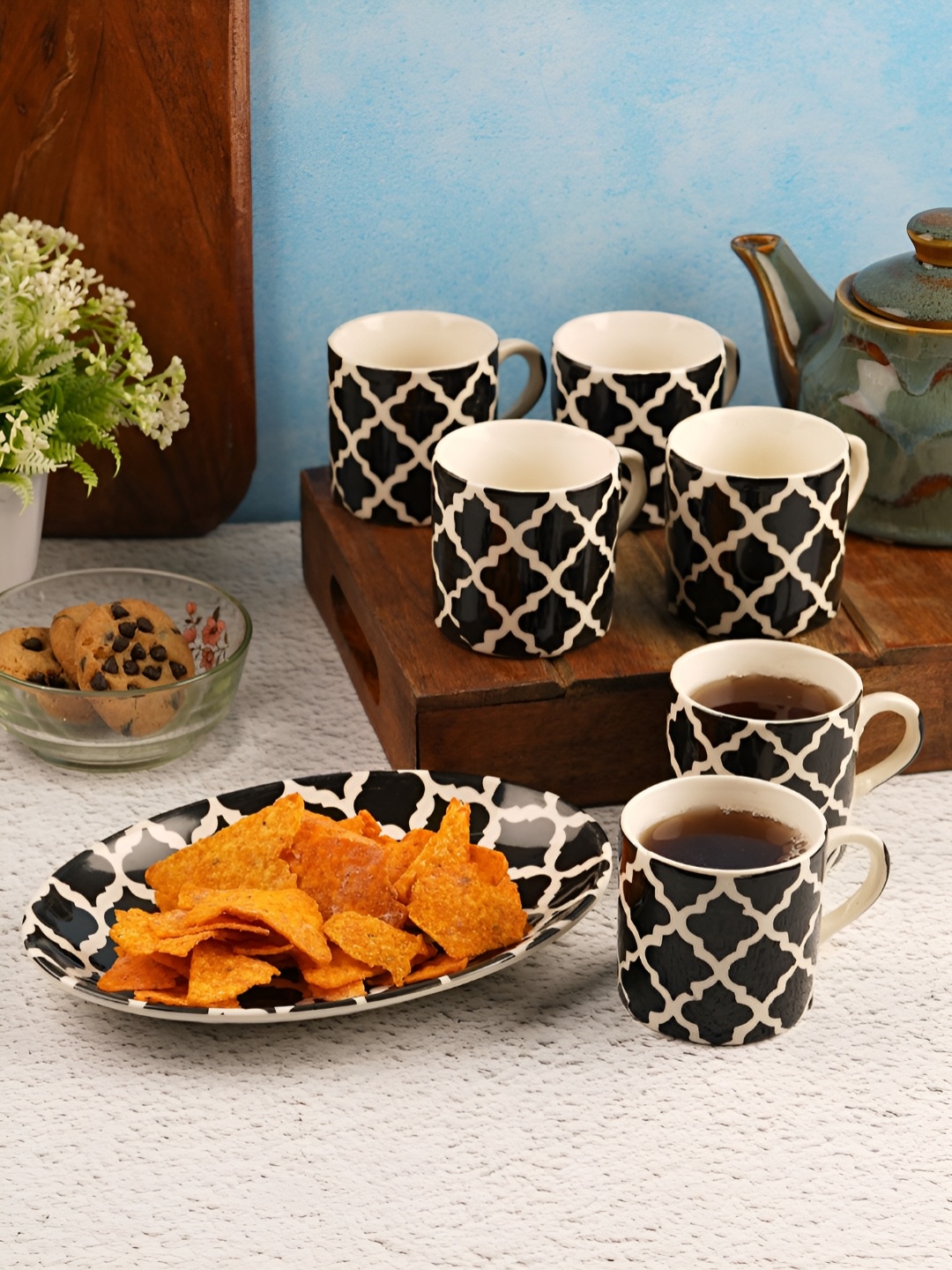 

CDI Black & White 7 Pieces Geometric Printed Ceramic Glossy Mugs & Tray