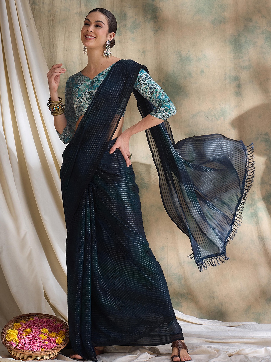 

Sangria Saree With Blouse Piece, Navy blue