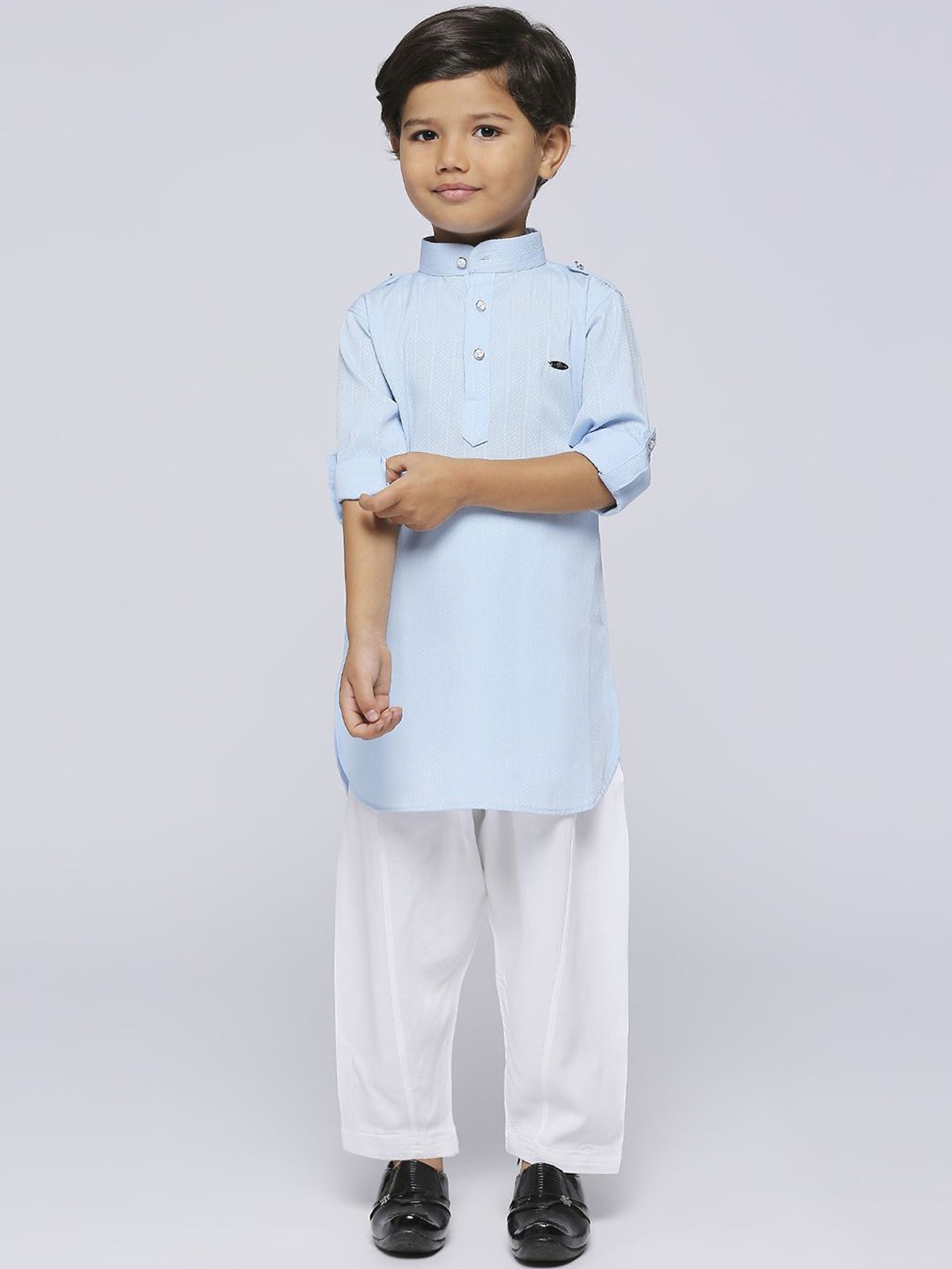 

YK Boys Geometric Embroidered Thread Work Mandarin Collar Pathani Kurta with Pyjamas, Blue