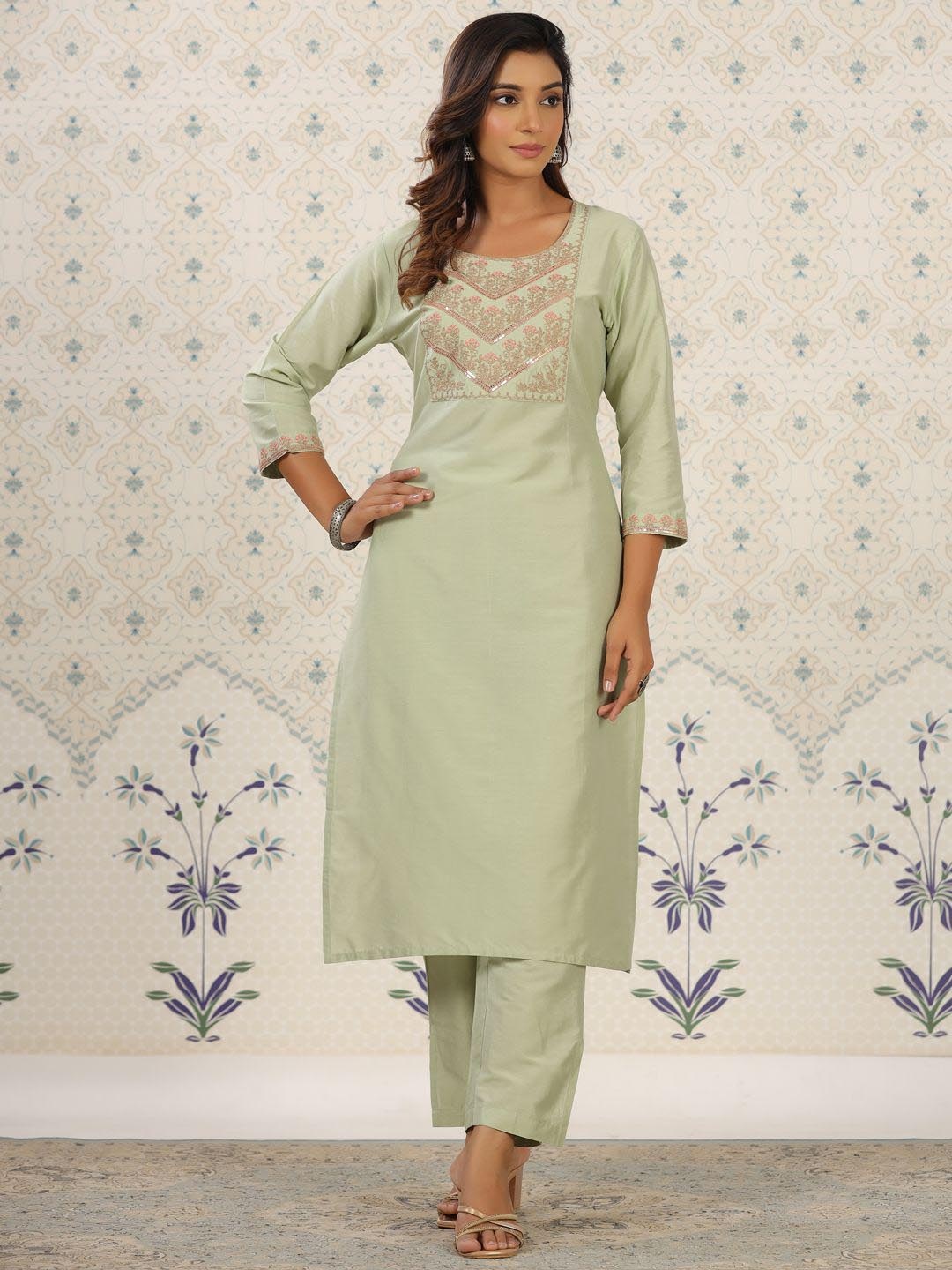 

Ode by House of Pataudi Women Floral Embroidered Flared Sleeves Mirror Work Kurta, Green