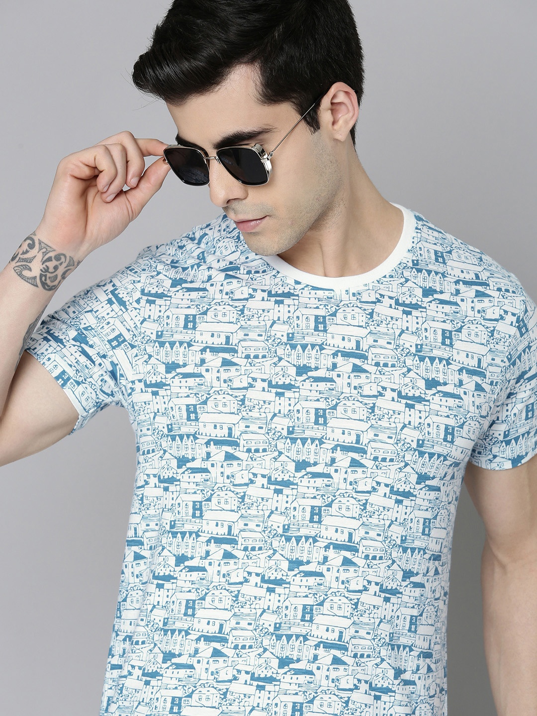 

Flying Machine Men White & Blue Printed Pure Cotton Slim Fit T-shirt