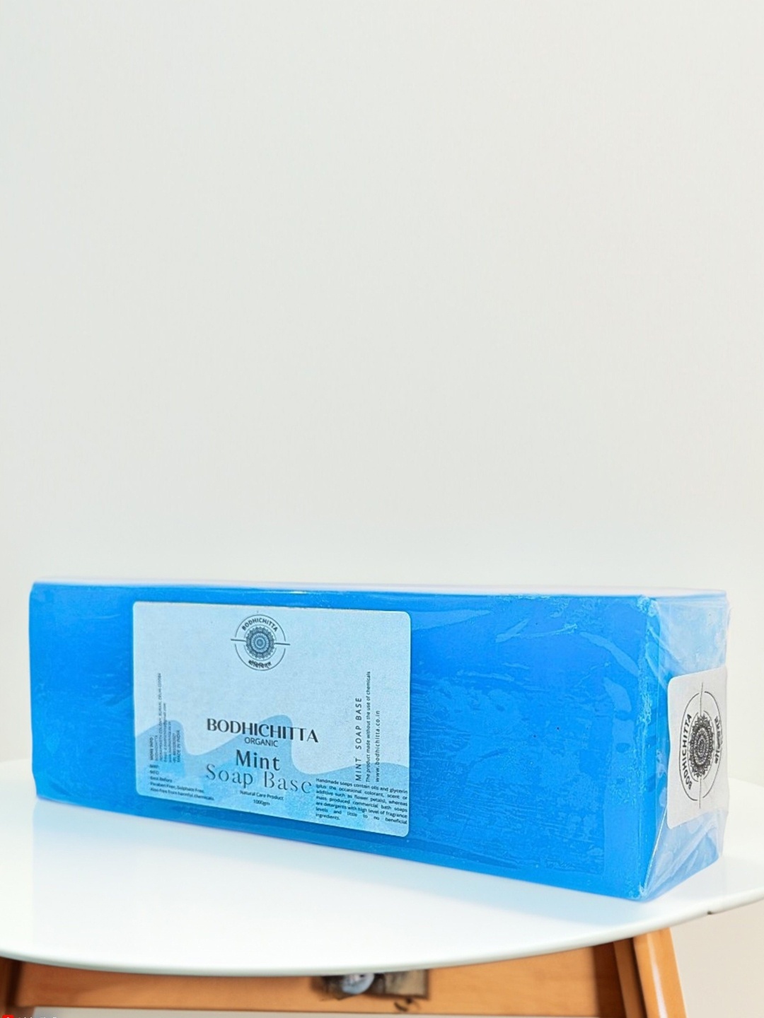 

Bodhichitta Mint Glycerin Melt Soap Base-1kg, Blue