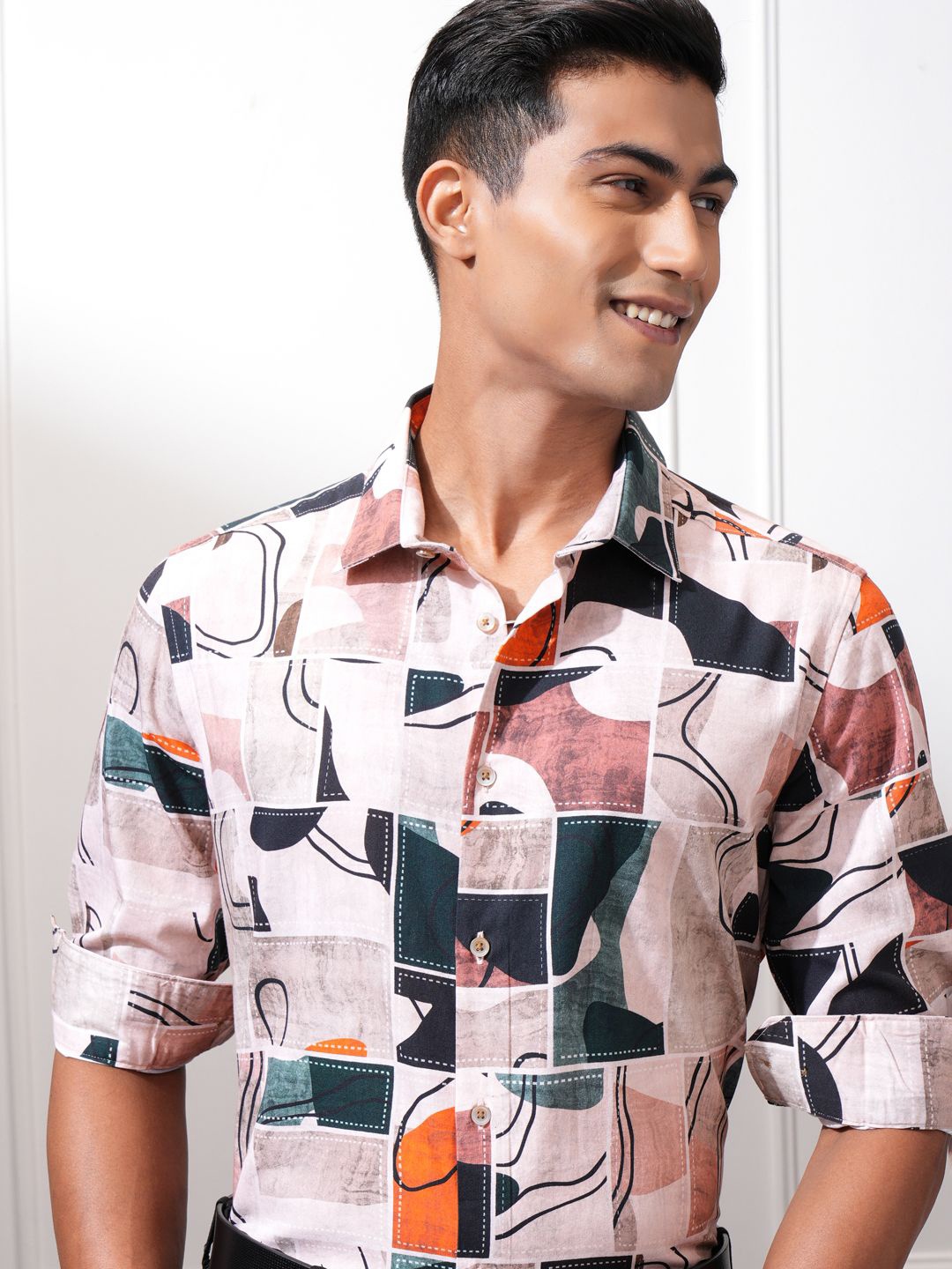 

LOCOMOTIVE Premium Men Peach Satin Printed Party Shirt