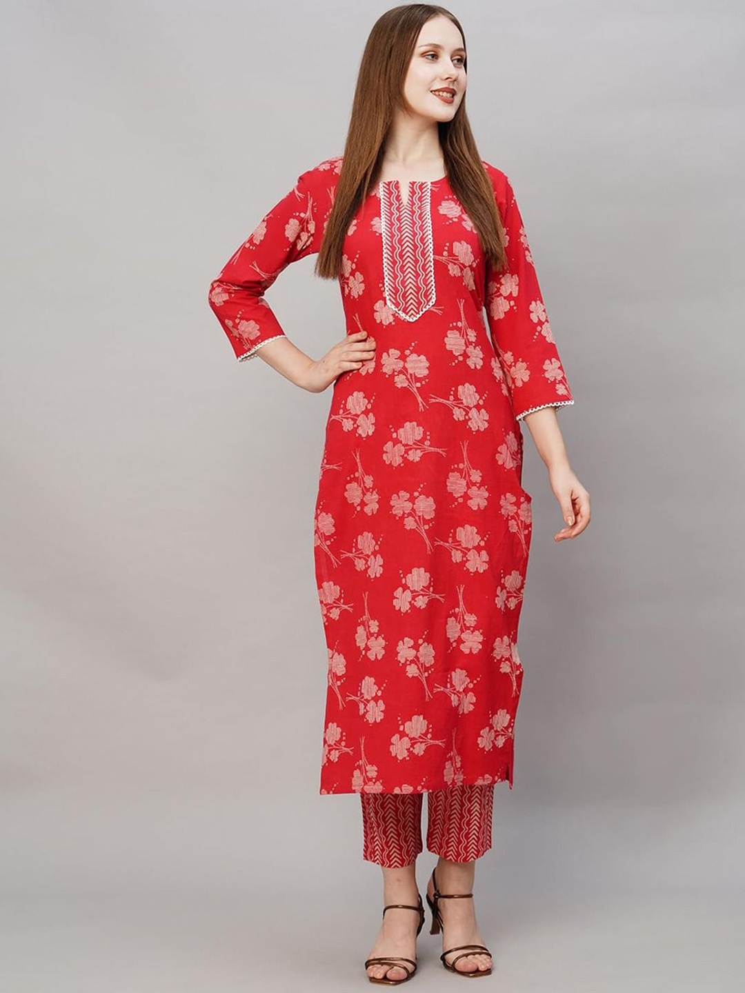 

GoSriKi Women Floral Printed Regular Kurta with Trousers, Red
