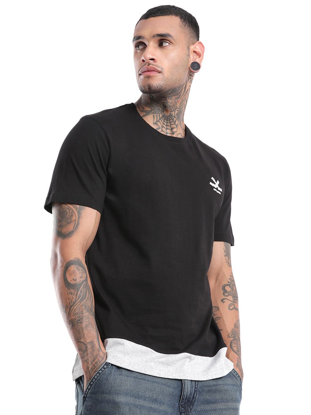 

WROGN Men Graphic Printed Round Neck Pure Cotton Slim Fit T-shirt, Black