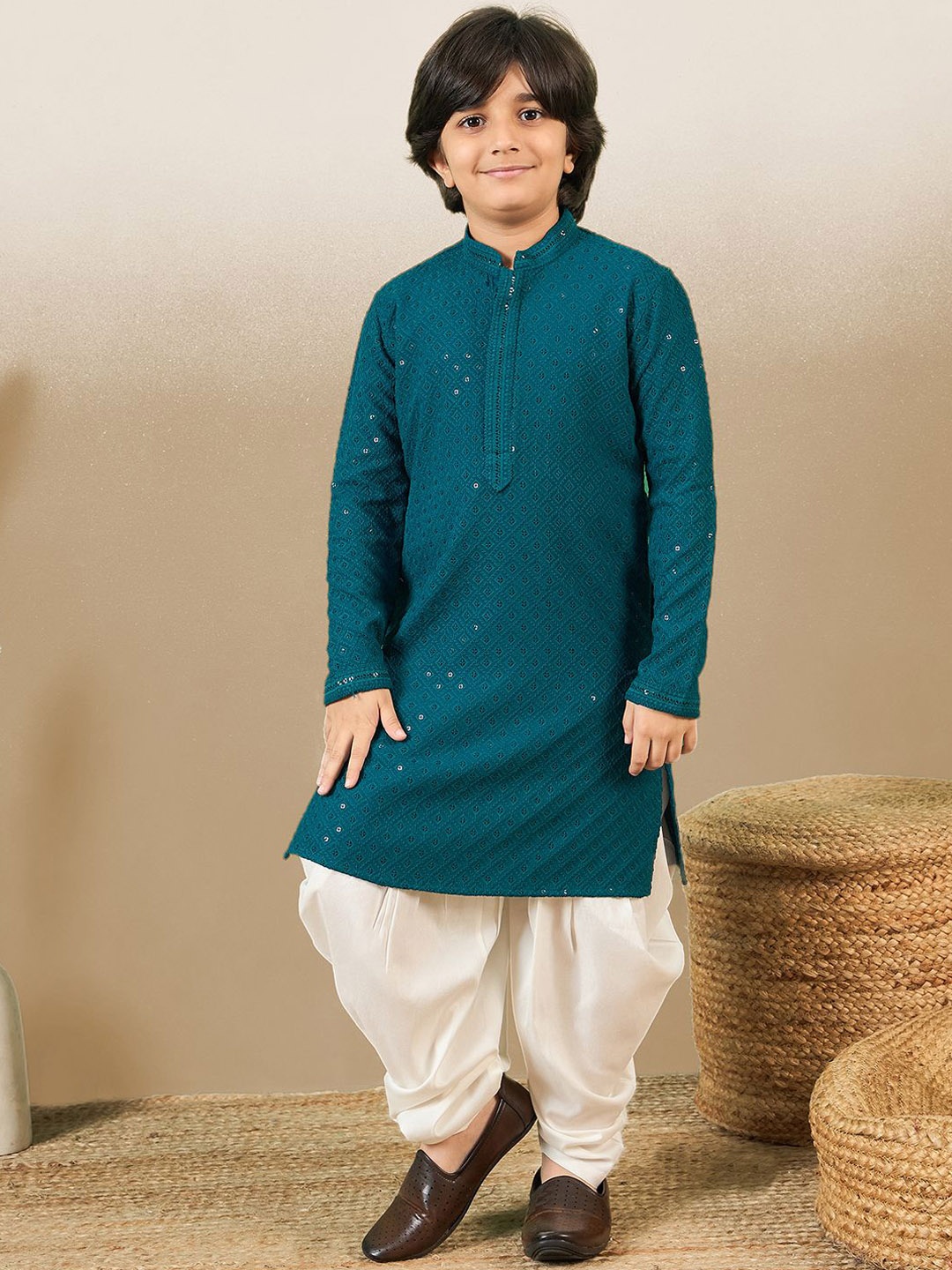 

Here&Now X Sanwara Boys Geometric Embroidered Sequinned Straight Kurta with Patiala, Green