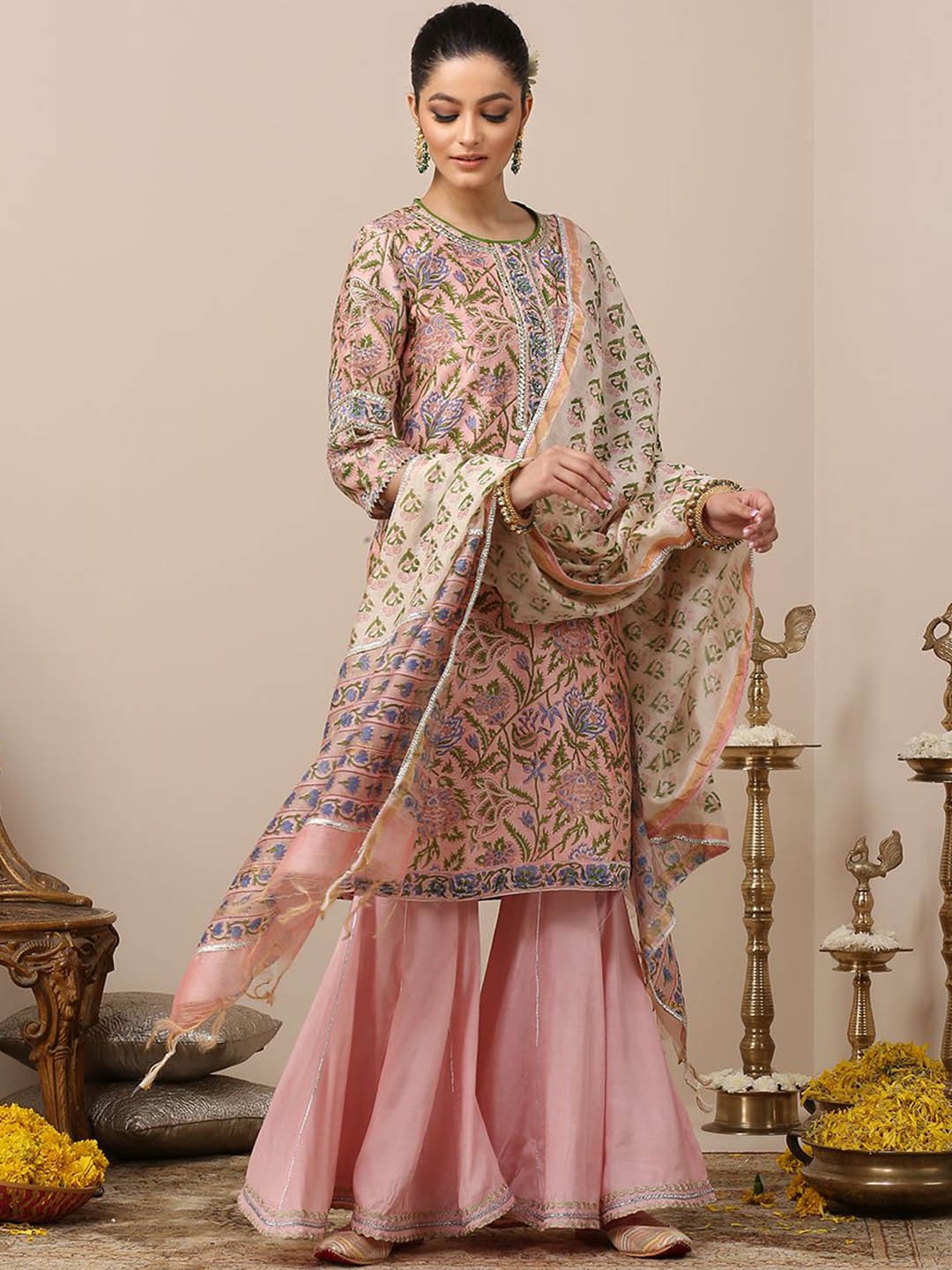 

Tahiliya Floral Printed Gotta Patti Chanderi Silk Straight Kurta, Pink