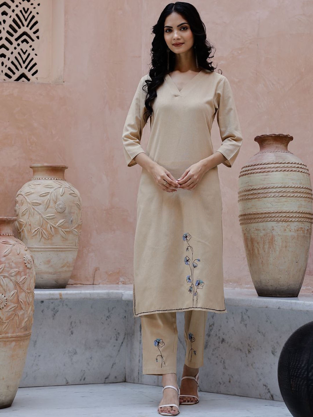 

Sangria Thread Work Straight Kurta WithTrousers, Khaki